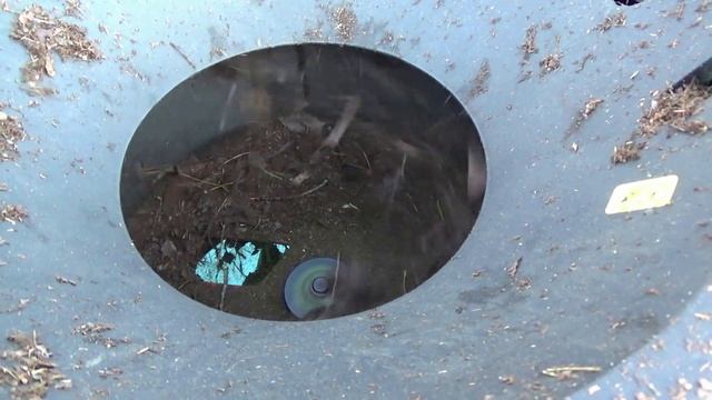 Опавшие листья и измельчитель WORX WG430E смотреть онлайн