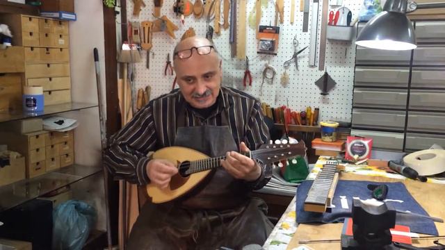 Funiculi Funicula Played by Master Lute Maker in Naples смотреть онлайн