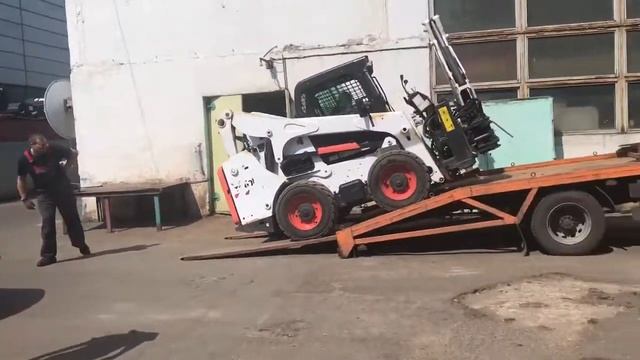 Bobcat A770 съезд с эвакуатора