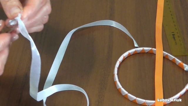 Ободок с цветами из атласных лент. смотреть онлайн