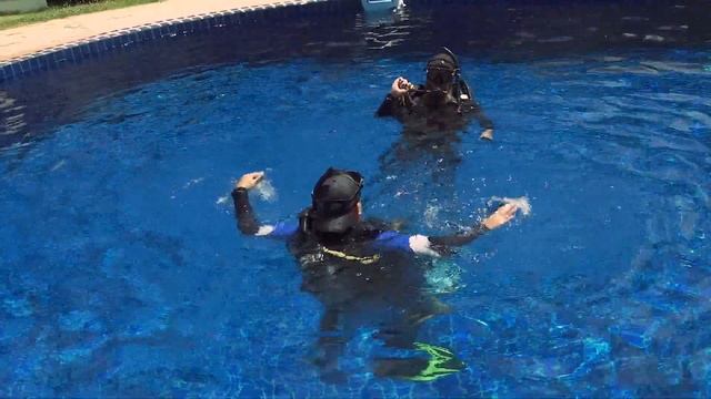 PADI Rescue Exercise 2 - Panicked Diver - Underwater Approach