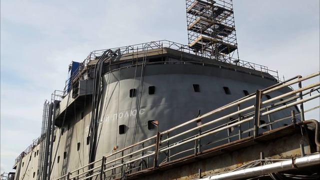 Россия завершает строительство уникальной ледостойкой платформы Северный полюс смотреть онлайн