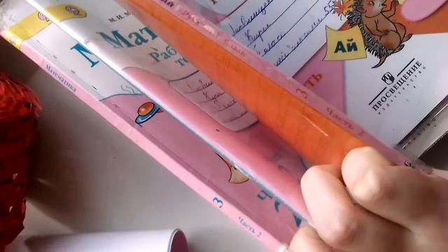 УБОРКА))Убираюсь на окне и в шкафу!)) смотреть онлайн