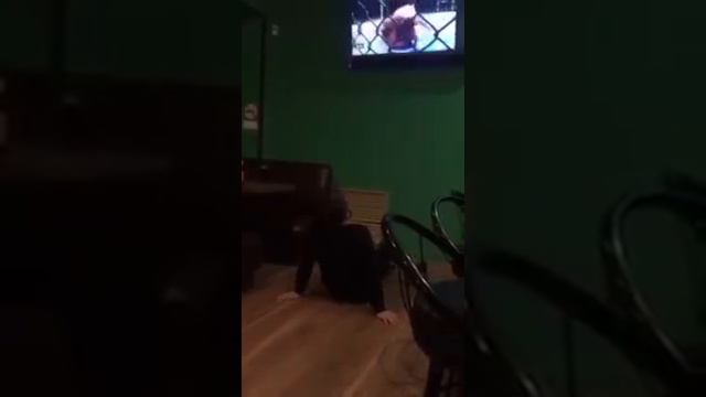 Самый смешной болельщик Хабиба Нурмагомедова Жесть!!!!! Подписывайтесь на нас в Инста Vaynah__Vide