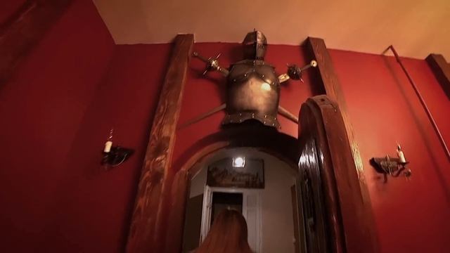ЖЕСТОКИЕ ИГРЫ И ПРЯТКИ ОТ КУКЛЫ ЧАКИ! Реальный КВЕСТ КАК ВЫБРАТЬСЯ ИЗ ЗАМКА НОЧЬЮ! смотреть онлайн