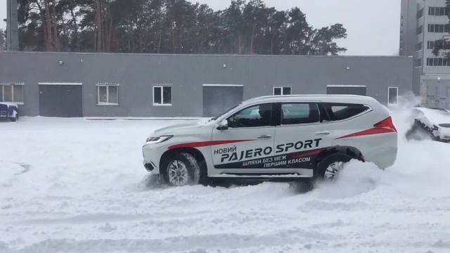 Mitsubishi Pajero Sport 2016 смотреть онлайн