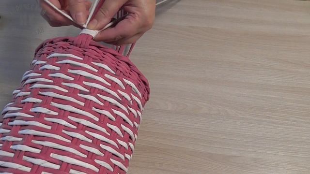 Ручка с оплеткой для корзины из бумажной лозы/Newspaper basket handle смотреть онлайн