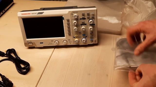 Unboxing Hanmatek DOS1102