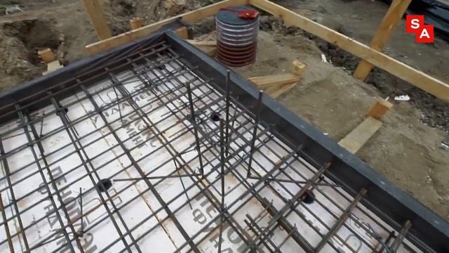 УСТРОЙСТВО ПЛИТНОГО ФУНДАМЕНТА С ТЕРМОРАЗРЫВОМ. ЗАЛИЛИ 50 КУБОВ БЕТОНА смотреть онлайн