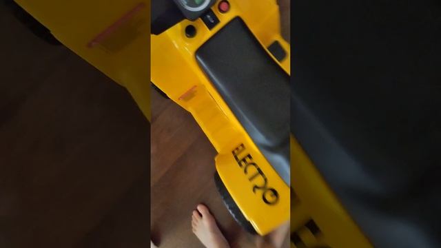 обзор на детский квадроцикл с 1 года до 6 лет или 9 лет посмотрим смотреть онлайн