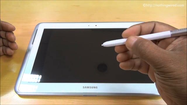 Samsung Galaxy Note 10.1-inch 800 Exclusive Review: Initial Impressions смотреть онлайн