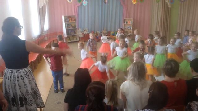 Танец пчелок смотреть онлайн