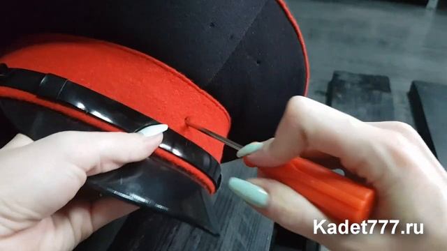 Как правильно крепить кокарду на фуражку смотреть онлайн