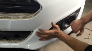 Ford Fiesta Mk7 lift - Fog lamp cover installation / Форд Фиеста 7 рестайл - установка окантовки ПТ