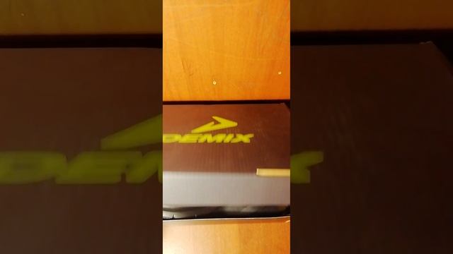РАСПАКОВКА. КРОССОВКИ. DEMIX. смотреть онлайн