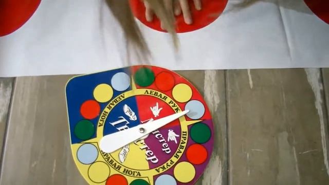 Играем в "Твистер"! Веселимся и получаем подарочки!!! смотреть онлайн