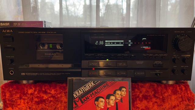 Aiwa Excelia XK-009 воспроизводит и пишет. смотреть онлайн