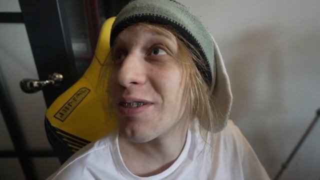 ПЛОХОЙ ПАРЕНЬ ХОЧЕТ ВАЛЮ КАРНАВАЛ смотреть онлайн