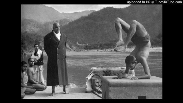 Sri Krishna Govinda - Mantras Y Cantos Devocionales de La India смотреть онлайн