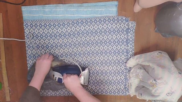 Валяю шапочку-бини декорированную фрагментами павловопосадских платков. Часть 3. ВТО. смотреть онлайн