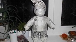 Гном из папье-маше для сада