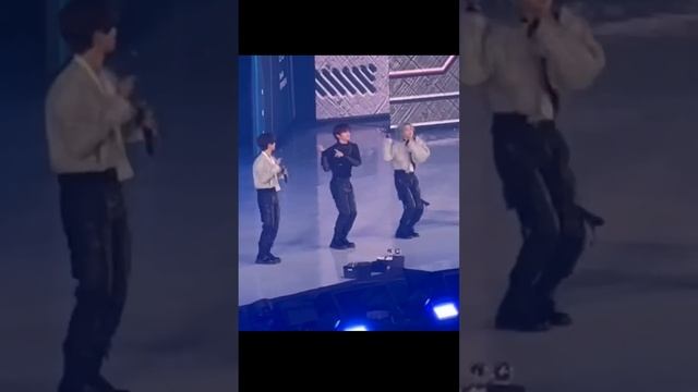 Leeknow and Felix Idol Challenge смотреть онлайн