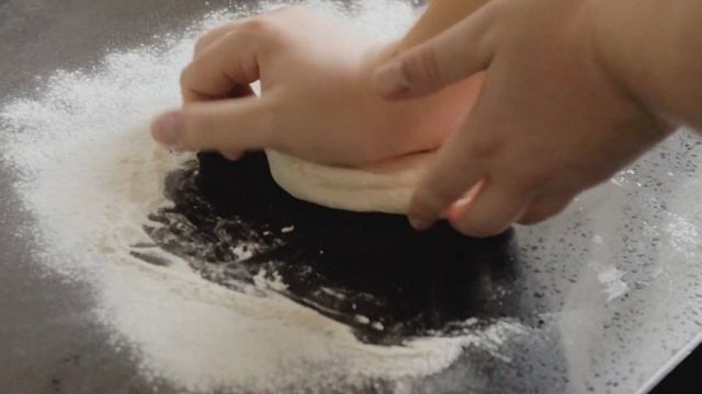 Китайская лепешка с зеленым луком. 葱花饼. смотреть онлайн