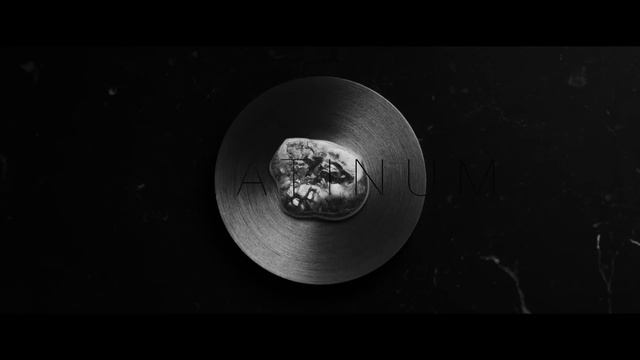 THE ESSENCE OF LA PRAIRIE смотреть онлайн