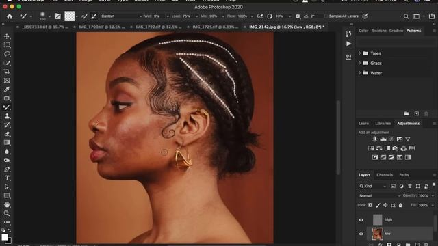 High-End Skin Retouching Beginner Photoshop Tutorial | Frequency Separation смотреть онлайн