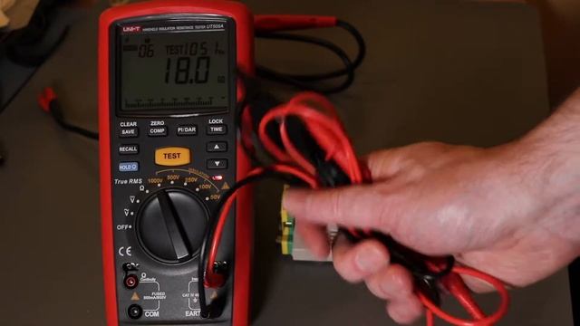 1000V Insulation Test on UT505A Test Leads смотреть онлайн