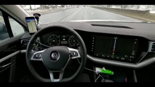 Ассистент движения в полосе Lane Assist на Volkswagen Touareg 2019