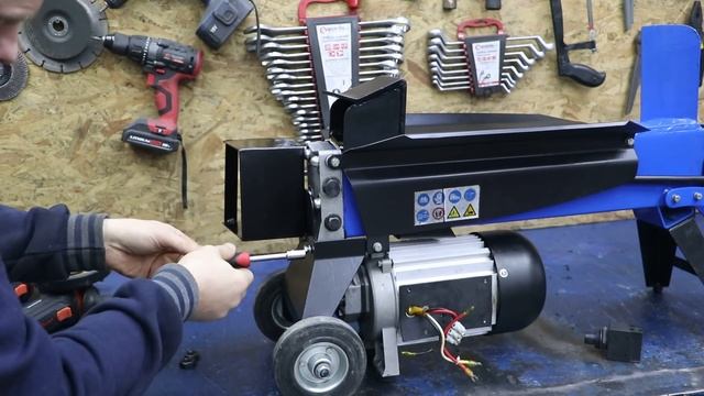 КОМПАКТНЫЙ ДРОВОКОЛ! С электродвигателем, гидронасосом и МОЩНОЙ пружиной! ЧТО ВНУТРИ? смотреть онлайн