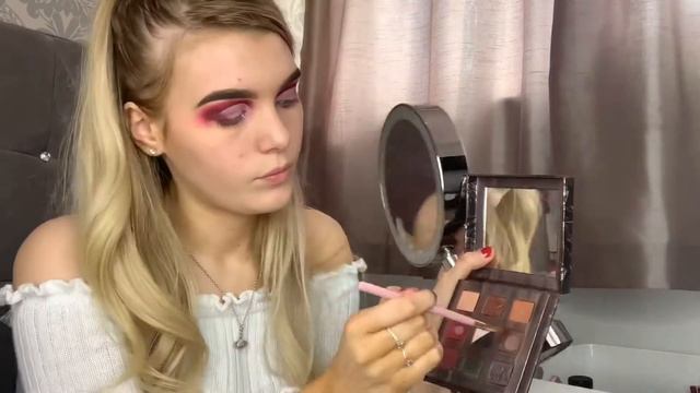 Cranberry cut crease with gold glitter eye tutorial// EMMA BOYD MAKEUP смотреть онлайн