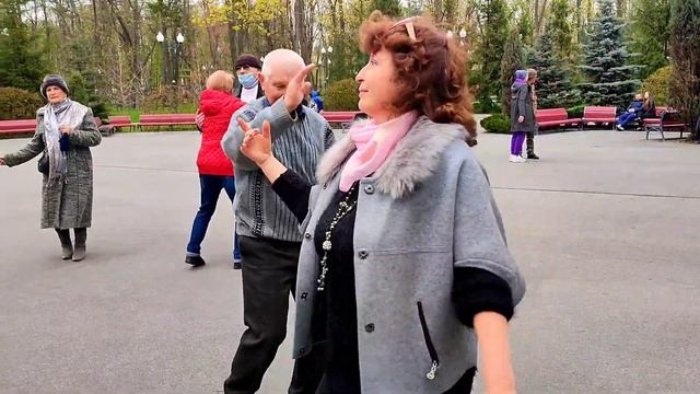 ОЙ, ЛЮБОВ МОЯ, СИЗА ГОРЛИЦЕ! ТАНЦЫ В ПАРКЕ ? ХАРЬКОВ АПРЕЛЬ 2023 смотреть онлайн