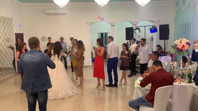 Предложение руки и сердца на свадьбе !!!СВАДЬБА БРАТА .Оригинальное предложение девушке на свадьбе смотреть онлайн