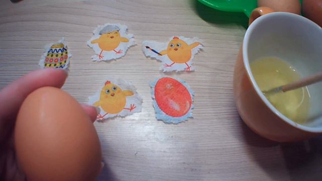 КАК ПОКРАСИТЬ ЯЙЦА К ПАСХЕ БЕЗ КРАСИТЕЛЕЛЕЙ смотреть онлайн