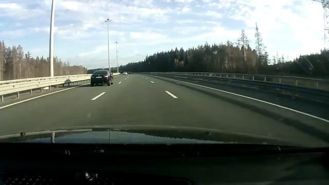 Синий солярис учит серебристый соренто не тошнить в левом ряду КАДа