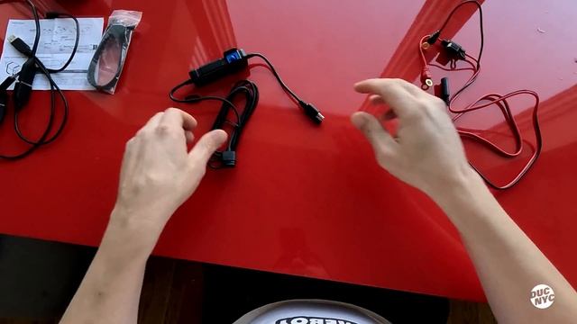 POWER ALL THE THINGS - Quad Lock Waterproof 12V-USB Smart Adaptor | MOTO UNBOXINGS v1776 смотреть онлайн