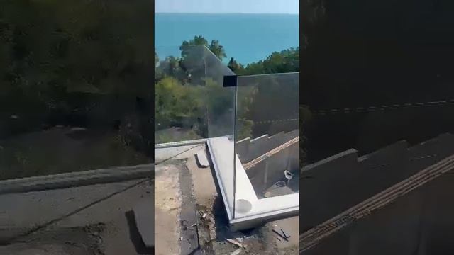 Ограждения из стекла под ключ. Установка в Москве и Сочи под ключ, проект и монтаж #glass #стекло