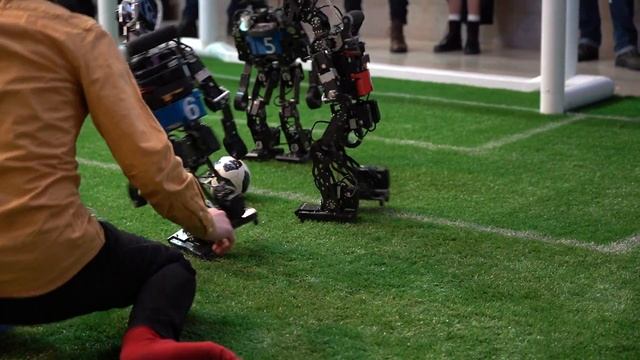 Презентация игры роботов на OpenTalks.AI c комментариями смотреть онлайн