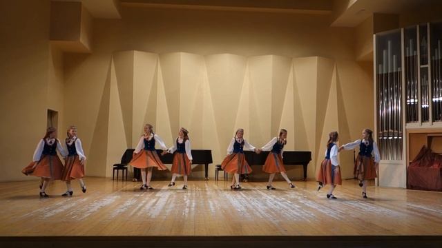 ЭСТОНСКИЙ ТАНЕЦ, 4 хореографический класс ДШИ 11 смотреть онлайн