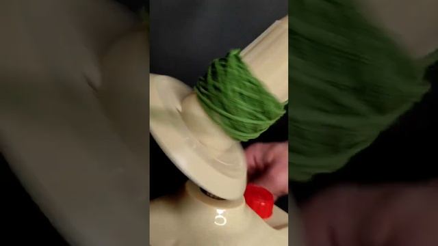 перемотка пряжи #tafting #art #ковер #ковер #коврик #рукоделие #тафтинг #пряжа #творчество #музыка