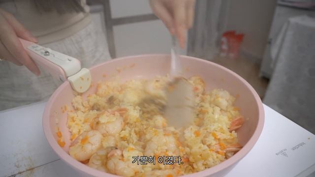 ENG)??꿀조합 불닭 레시피, 콘치즈. 게살크림크로켓 만들기. 오일파스타, 어묵김밥 도시락 들고 엄마랑 소소한 홈파티 하는 일상, 새우필라프, 야식 군만두, 누텔라 와플