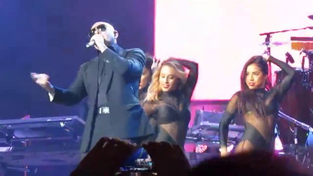 Pitbull - Don't Stop The Party смотреть онлайн