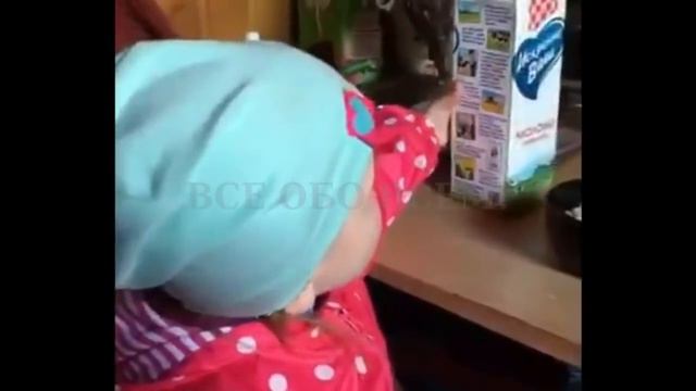 Девочка Алиса. Молоко и сухарики! смотреть онлайн