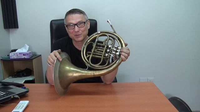 Чистим старую трубу Фестиваль и столетнюю валторну царских времен. смотреть онлайн