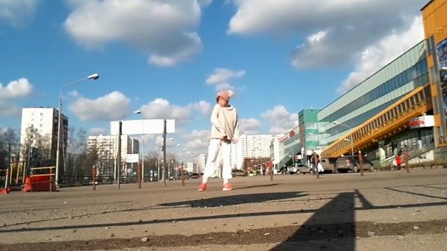 dance video (Мокрая девочка - Монатик VS quest pistols) смотреть онлайн