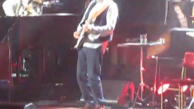 Eric Clapton - Nashville 3/22/2013 - Gotta Get Over смотреть онлайн