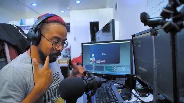 Professional Dancer Reacts to Stray Kids "Maniac" [Practice + Performance] смотреть онлайн