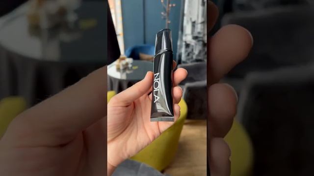 Плотный тональный крем NOLA с эффектом влажной кожи смотреть онлайн